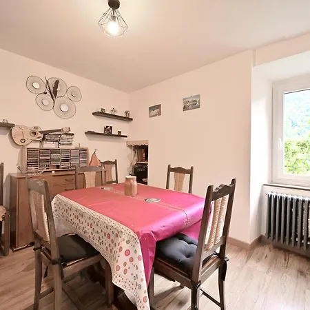 Pays De L'ours - Pyrenees Melles