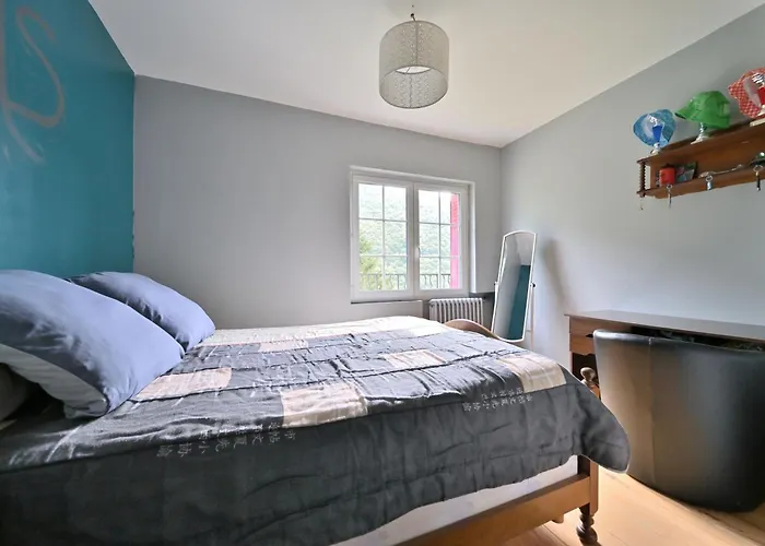 Pays De L'ours - Pyrenees *